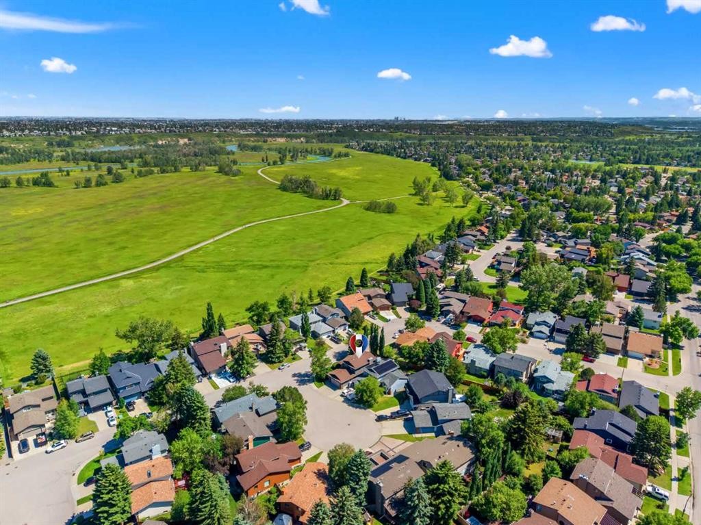 39 Deermoss Place Se, Calgary, AB