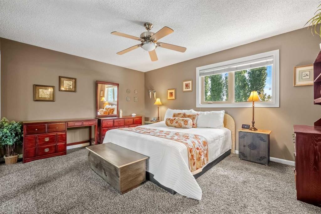 39 Deermoss Place Se, Calgary, AB