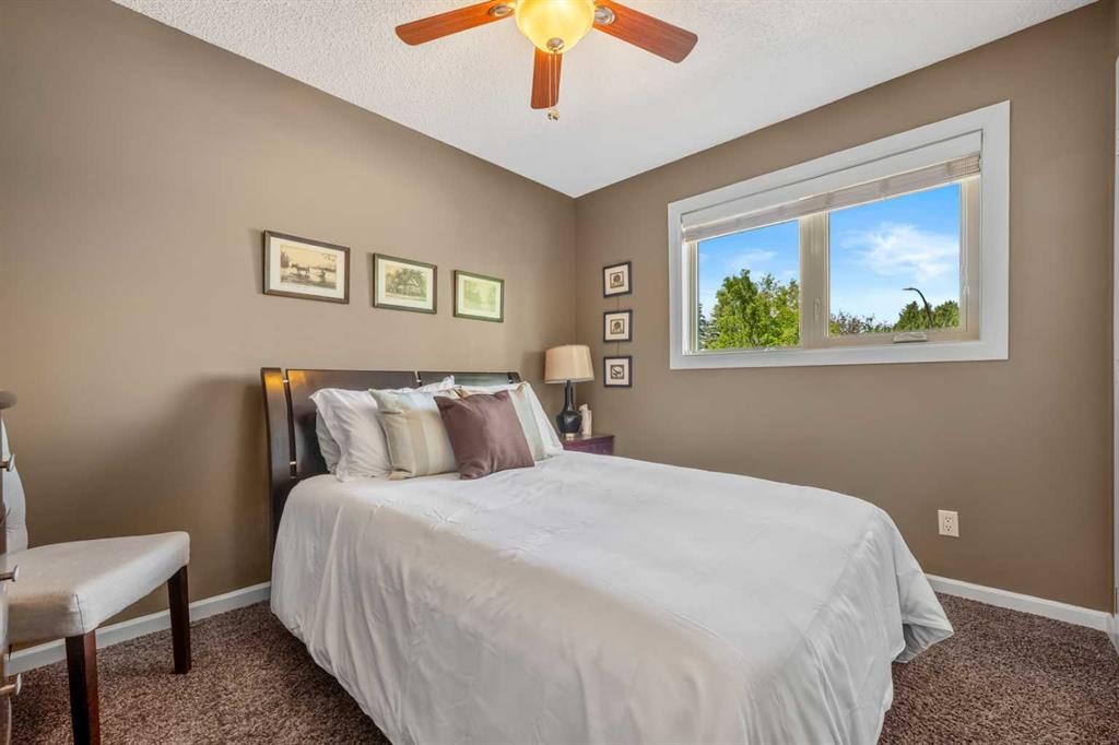 39 Deermoss Place Se, Calgary, AB