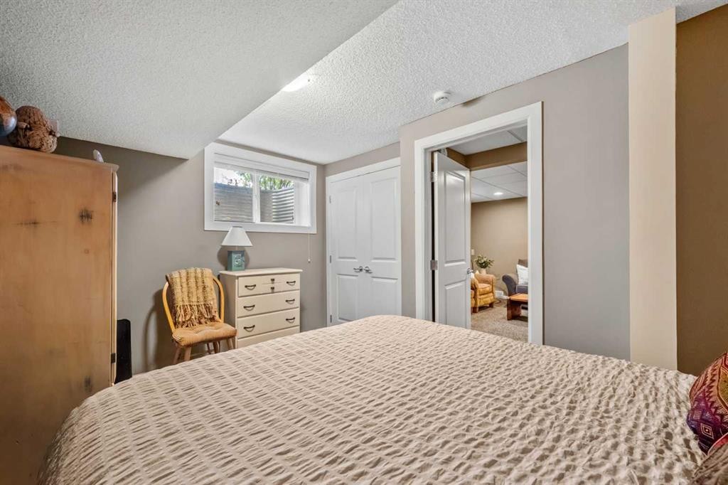 39 Deermoss Place Se, Calgary, AB