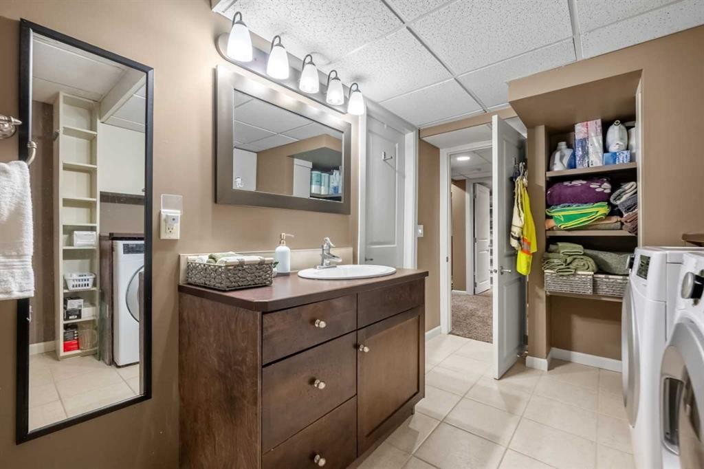 39 Deermoss Place Se, Calgary, AB