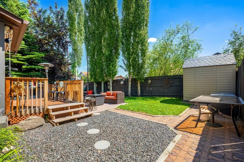 39 Deermoss Place Se, Calgary, AB
