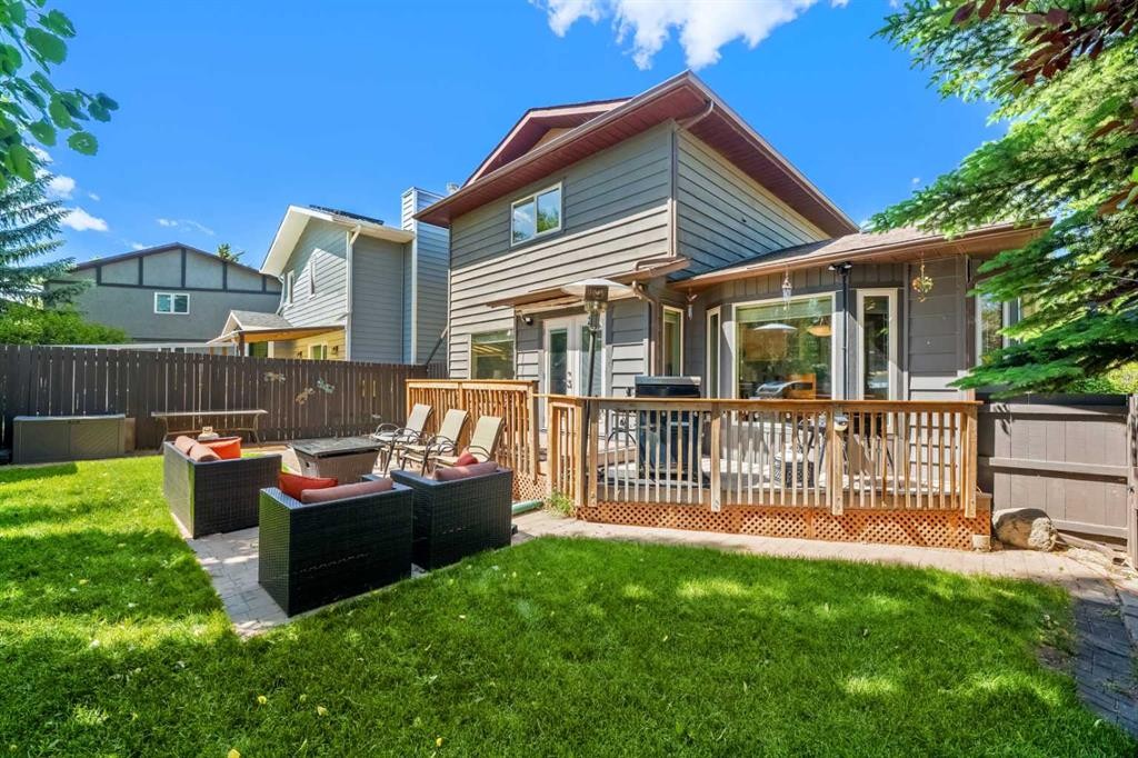 39 Deermoss Place Se, Calgary, AB