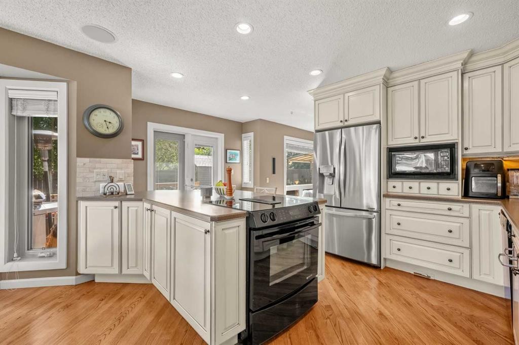 39 Deermoss Place Se, Calgary, AB