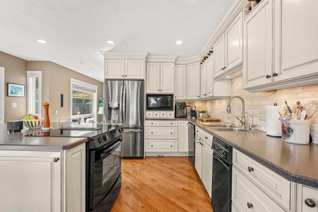 39 Deermoss Place Se, Calgary, AB