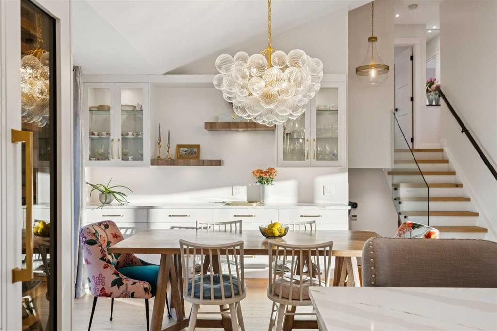 16 Calandar Road Nw, Calgary, AB - Indoor Photo Showing Dining Room