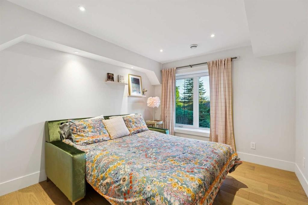 16 Calandar Road Nw, Calgary, AB - Indoor Photo Showing Bedroom