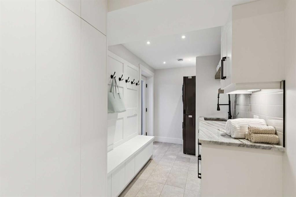 16 Calandar Road Nw, Calgary, AB - Indoor