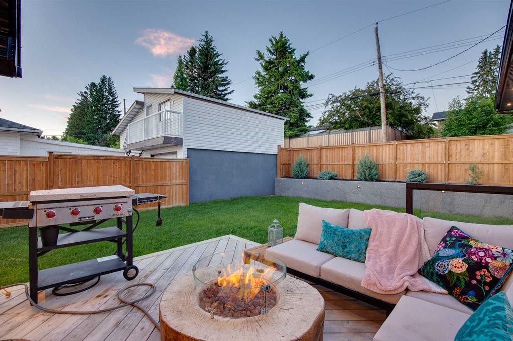 16 Calandar Road Nw, Calgary, AB - Outdoor With Deck Patio Veranda