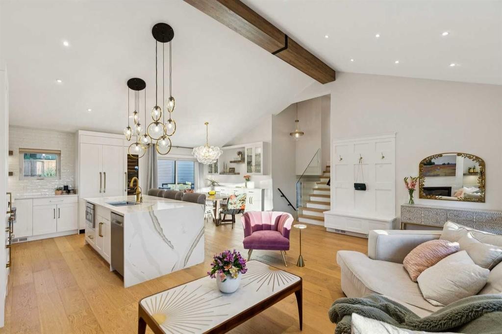16 Calandar Road Nw, Calgary, AB - Indoor Photo Showing Other Room