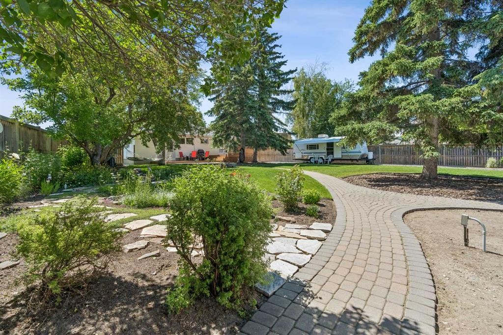 9403 Abbott Place Se, Calgary, AB