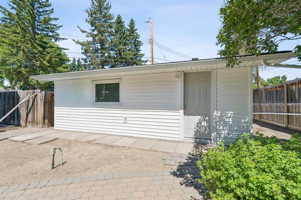 9403 Abbott Place Se, Calgary, AB