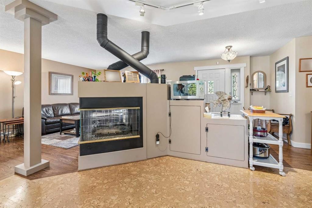 9403 Abbott Place Se, Calgary, AB