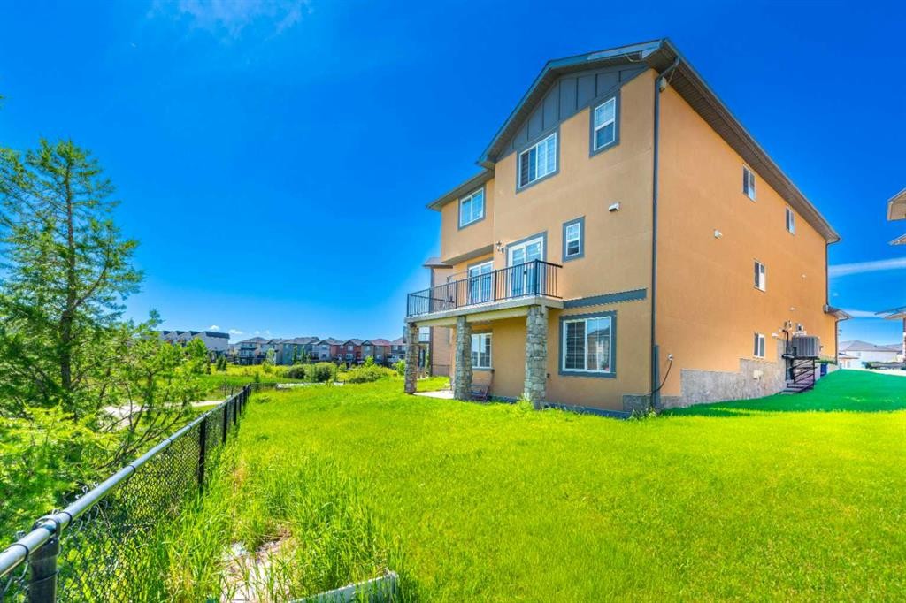 30 Saddlelake View Ne, Calgary, AB