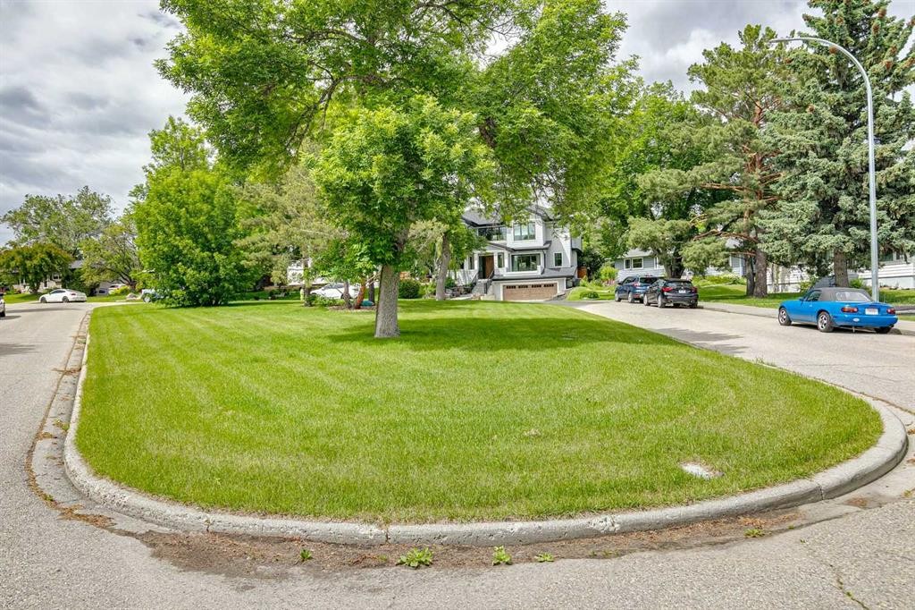 4024 Grove Hill Road Sw, Calgary, AB - Outdoor