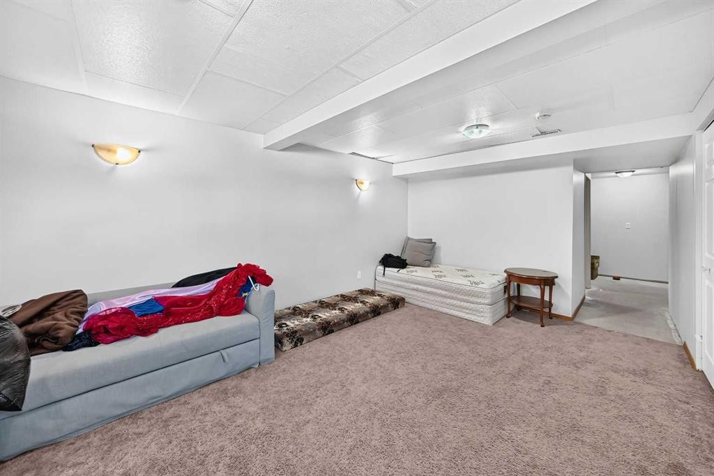 205 Hidden Hills Place Nw, Calgary, AB - Indoor