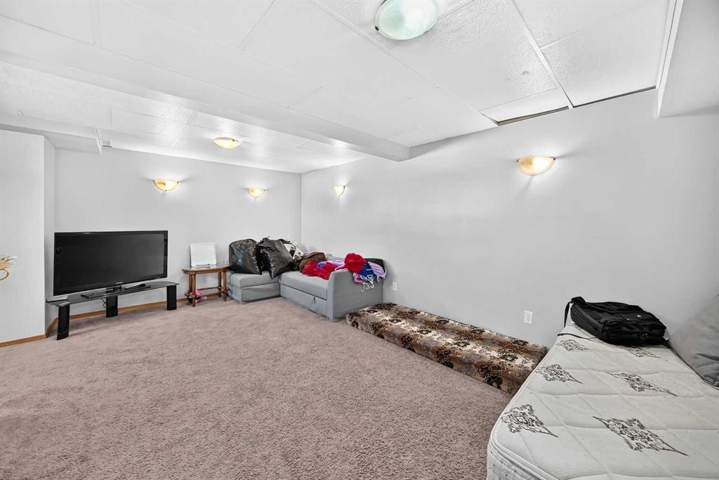 205 Hidden Hills Place Nw, Calgary, AB - Indoor