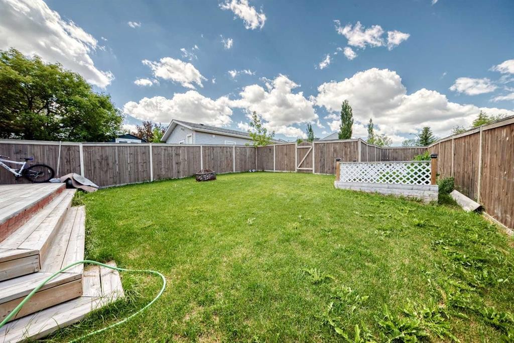 205 Hidden Hills Place Nw, Calgary, AB - Outdoor
