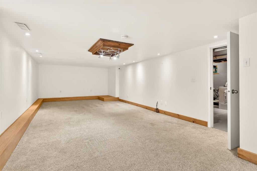 2713 9 Avenue Se, Calgary, AB
