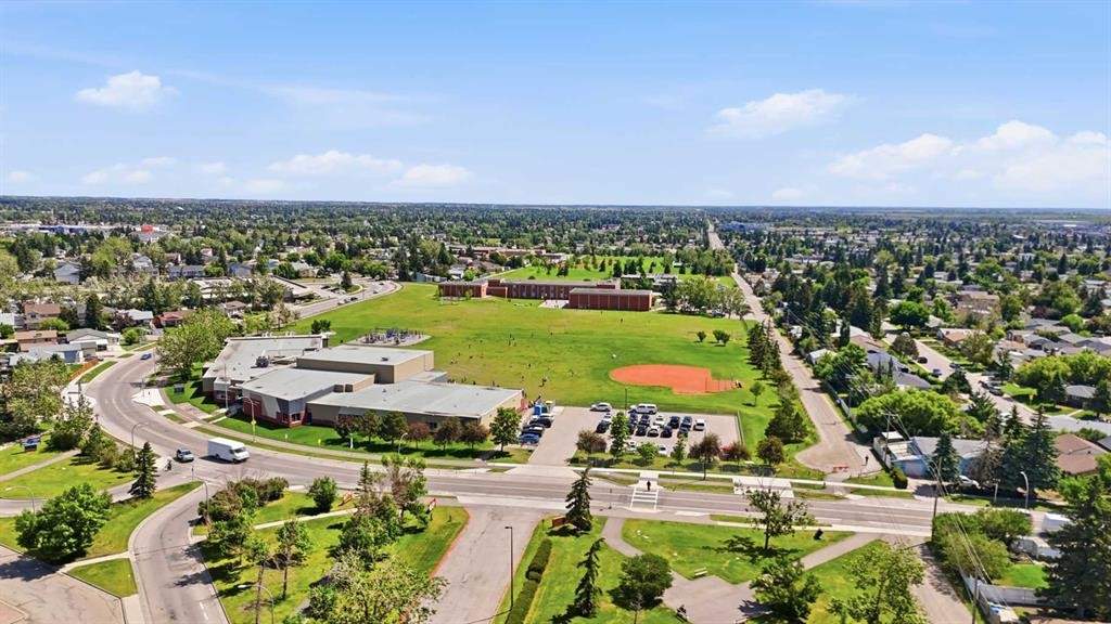 2713 9 Avenue Se, Calgary, AB