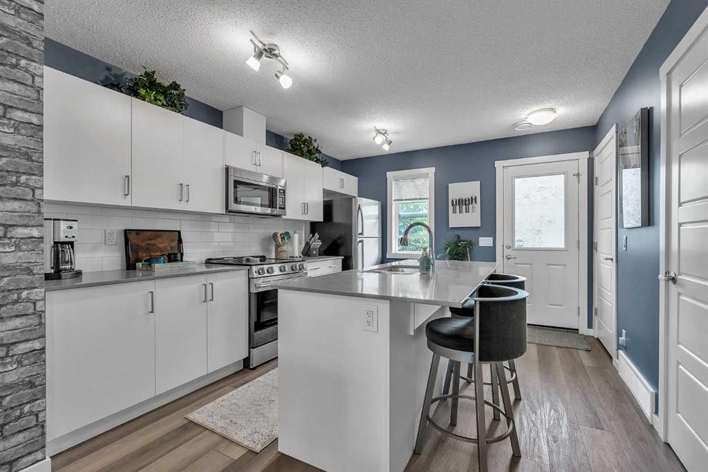 406 Cranbrook Square Se, Calgary, AB