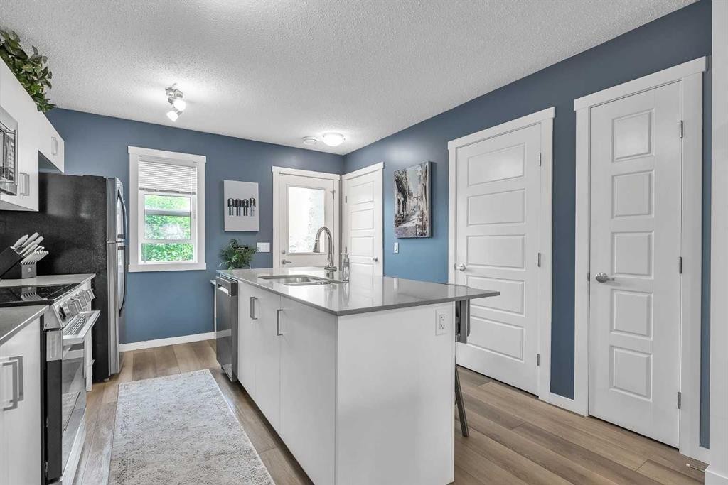 406 Cranbrook Square Se, Calgary, AB