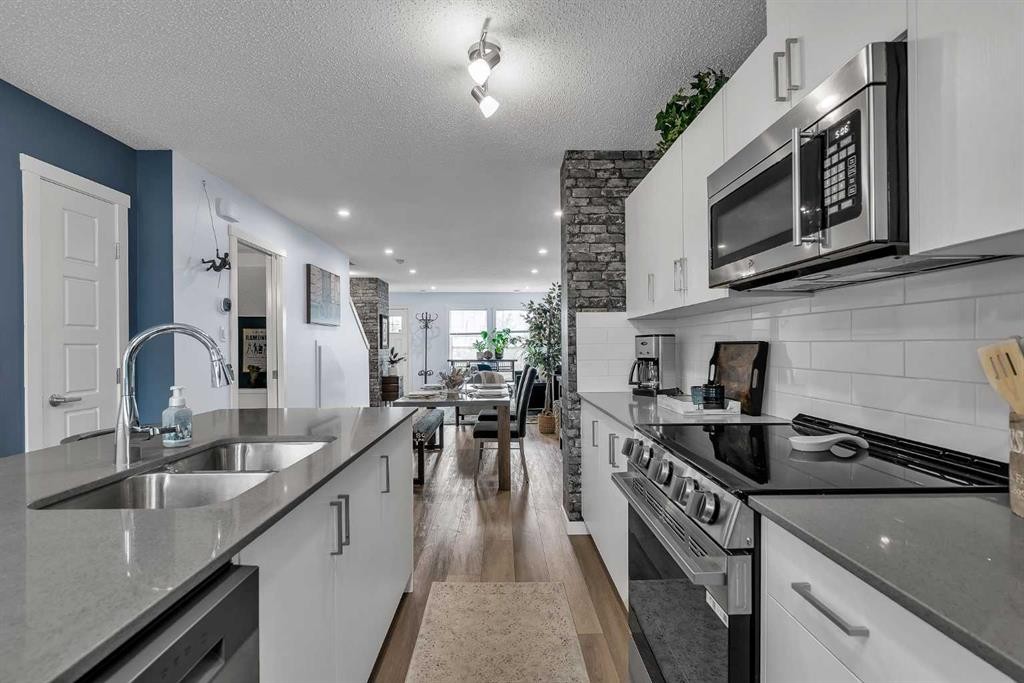 406 Cranbrook Square Se, Calgary, AB