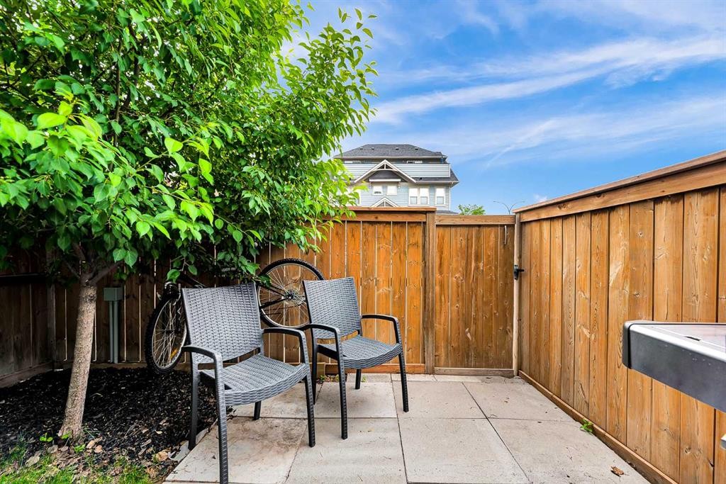 406 Cranbrook Square Se, Calgary, AB