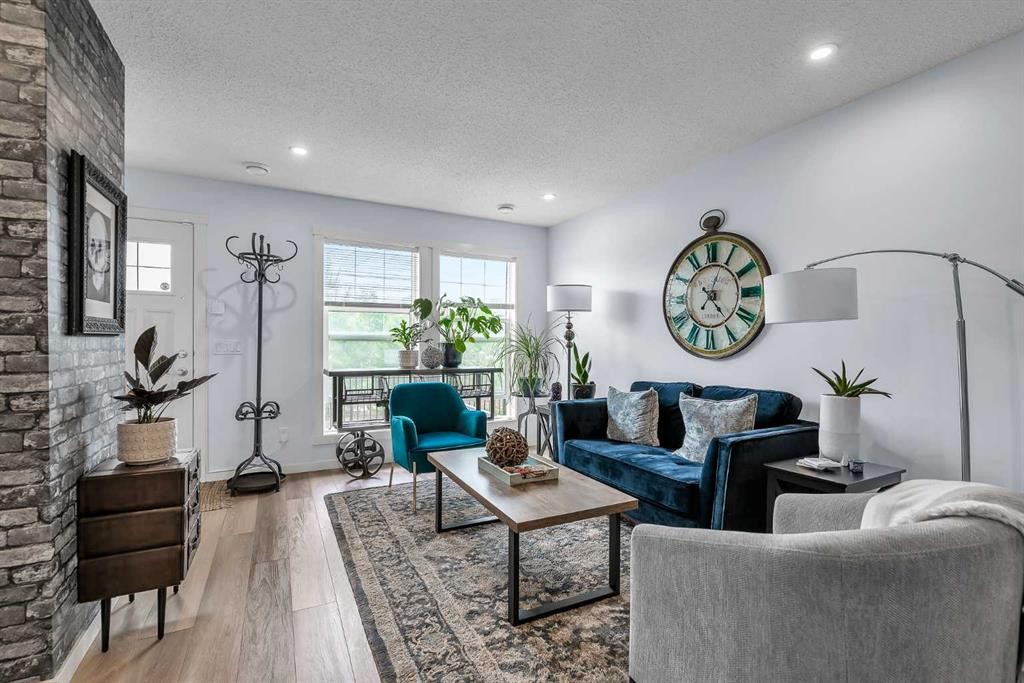 406 Cranbrook Square Se, Calgary, AB