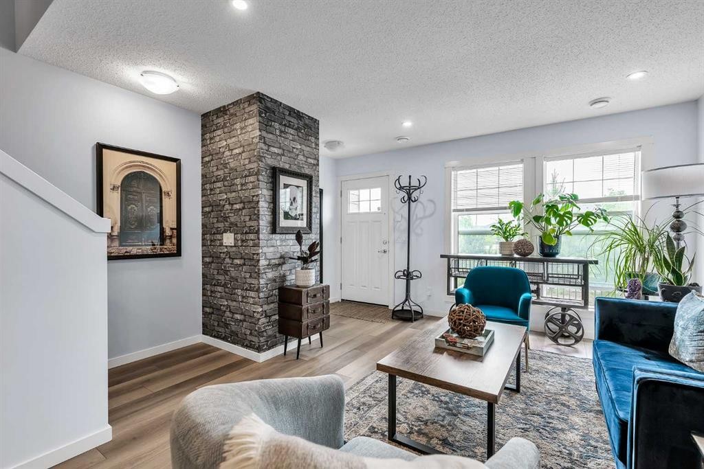 406 Cranbrook Square Se, Calgary, AB