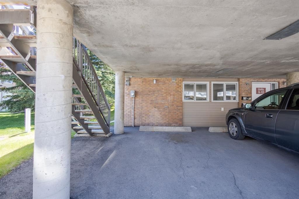 11-116 Silver Crest Drive Nw, Calgary, AB