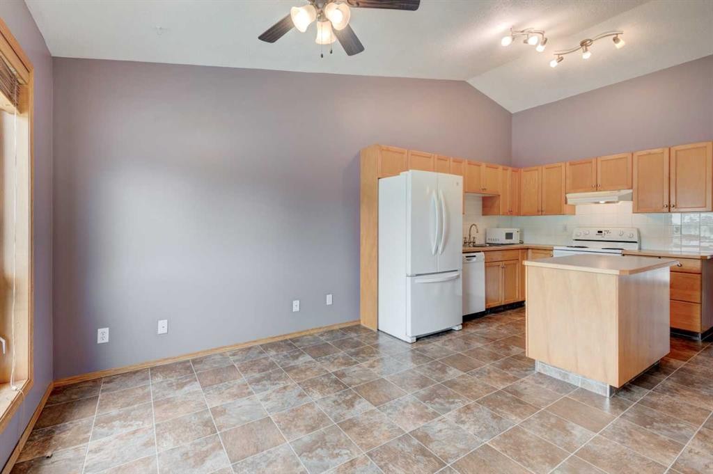 622 3 Street, Strathmore, AB