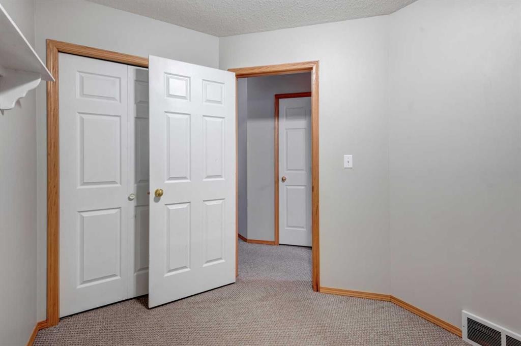 622 3 Street, Strathmore, AB