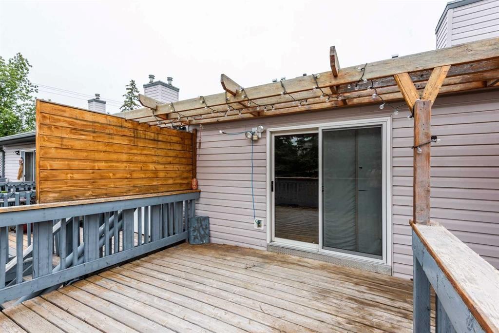 622 3 Street, Strathmore, AB