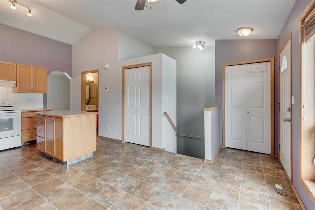 622 3 Street, Strathmore, AB