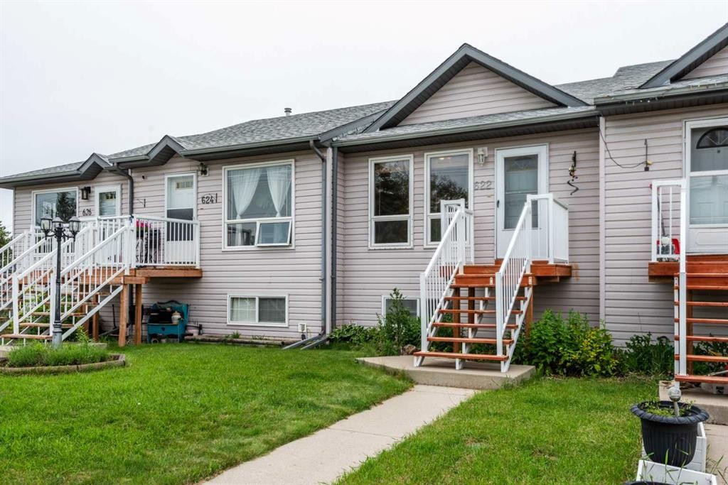 622 3 Street, Strathmore, AB