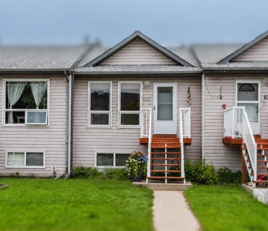 622 3 Street, Strathmore, AB