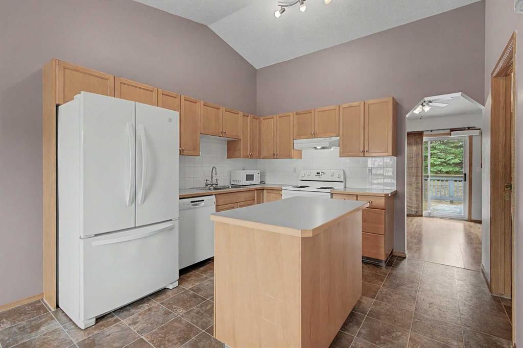 622 3 Street, Strathmore, AB