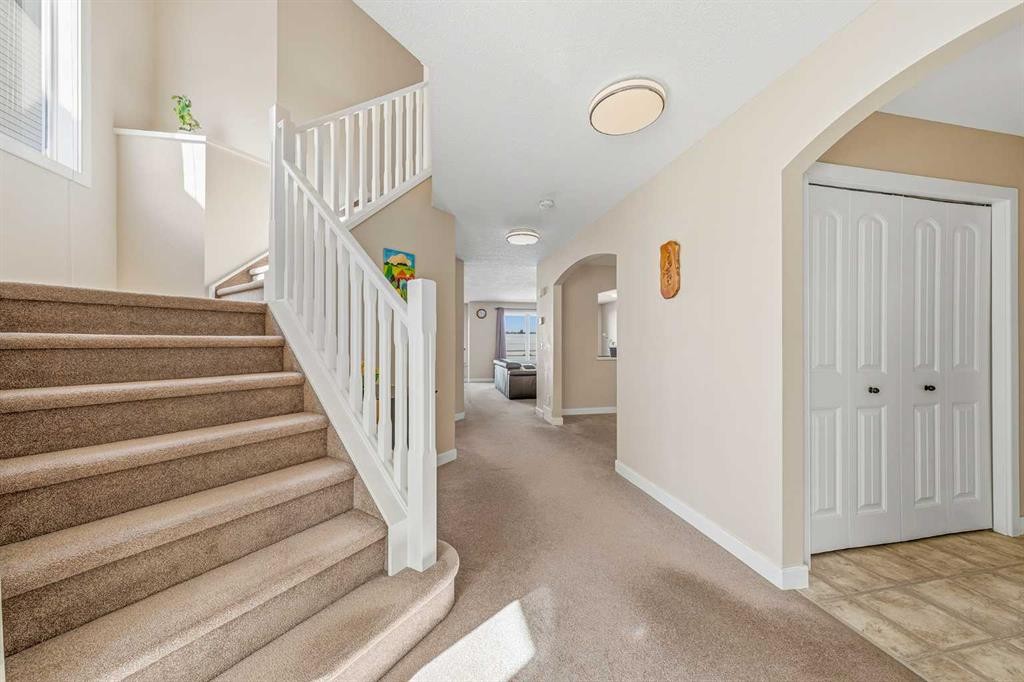 91 Bridlecrest Street Sw, Calgary, AB