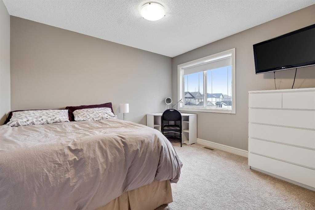 62 Copperleaf Terrace Se, Calgary, AB - Indoor Photo Showing Bedroom