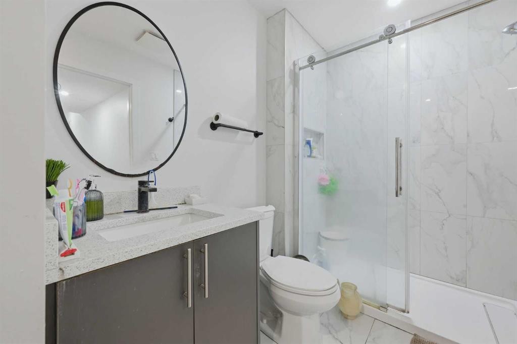 62 Copperleaf Terrace Se, Calgary, AB - Indoor Photo Showing Bathroom