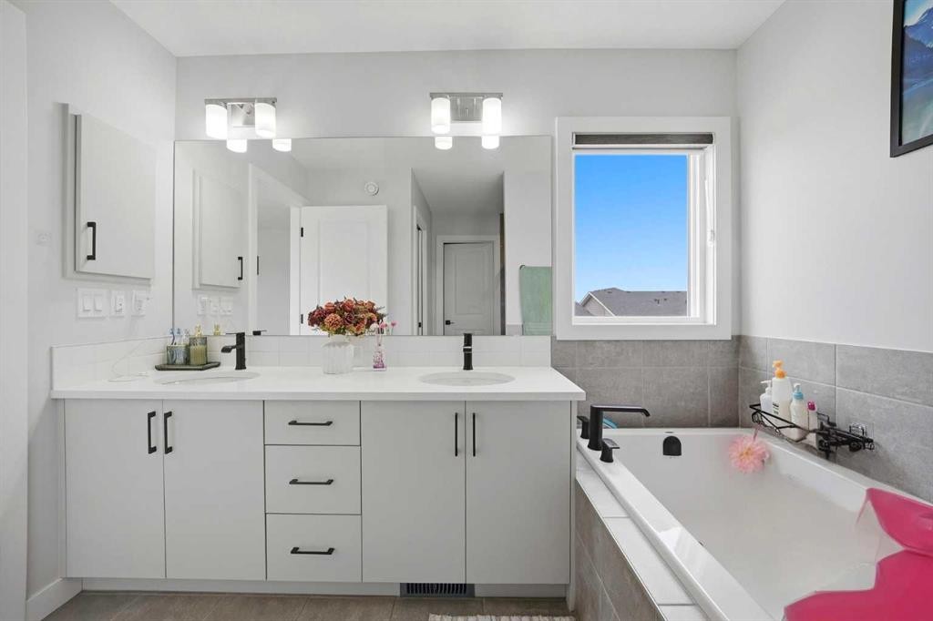 241 Homestead Crescent Ne, Calgary, AB - Indoor Photo Showing Bathroom