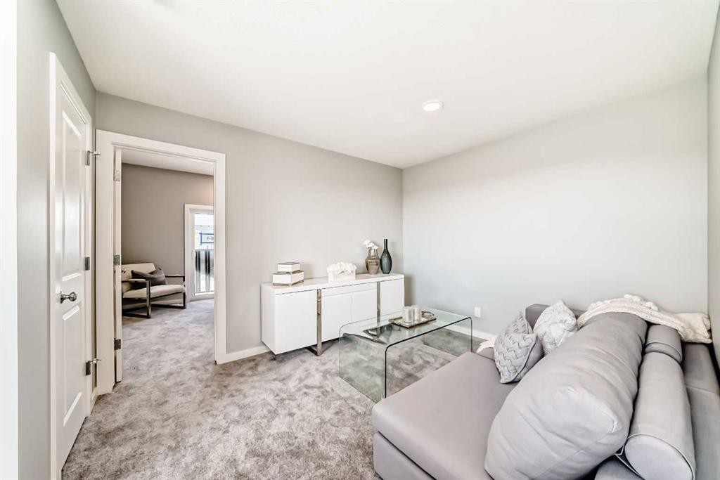 58 Sora Gardens Se, Calgary, AB