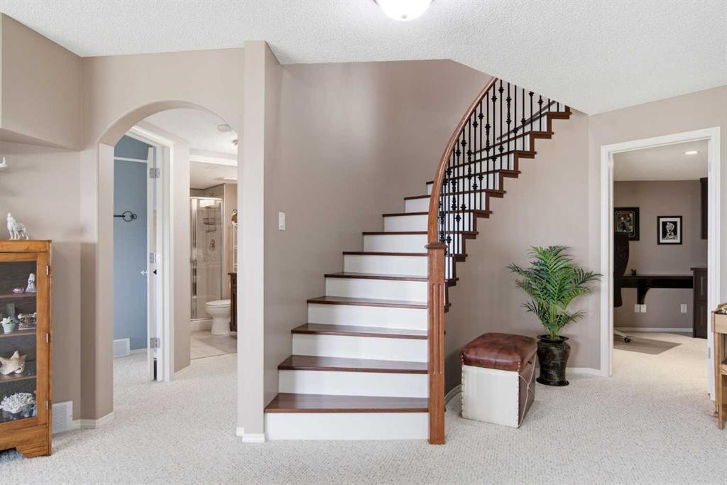 9 Hampstead Green Nw, Calgary, AB