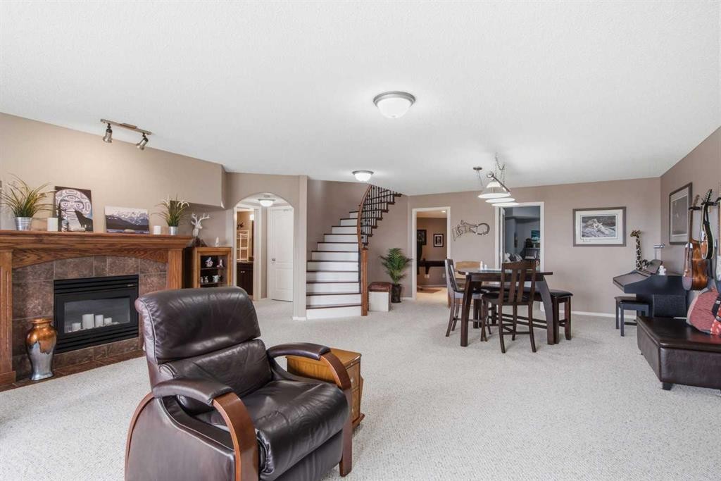 9 Hampstead Green Nw, Calgary, AB