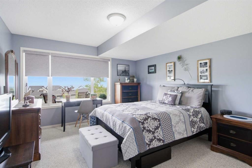 9 Hampstead Green Nw, Calgary, AB