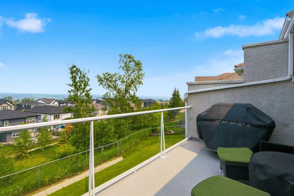9 Hampstead Green Nw, Calgary, AB