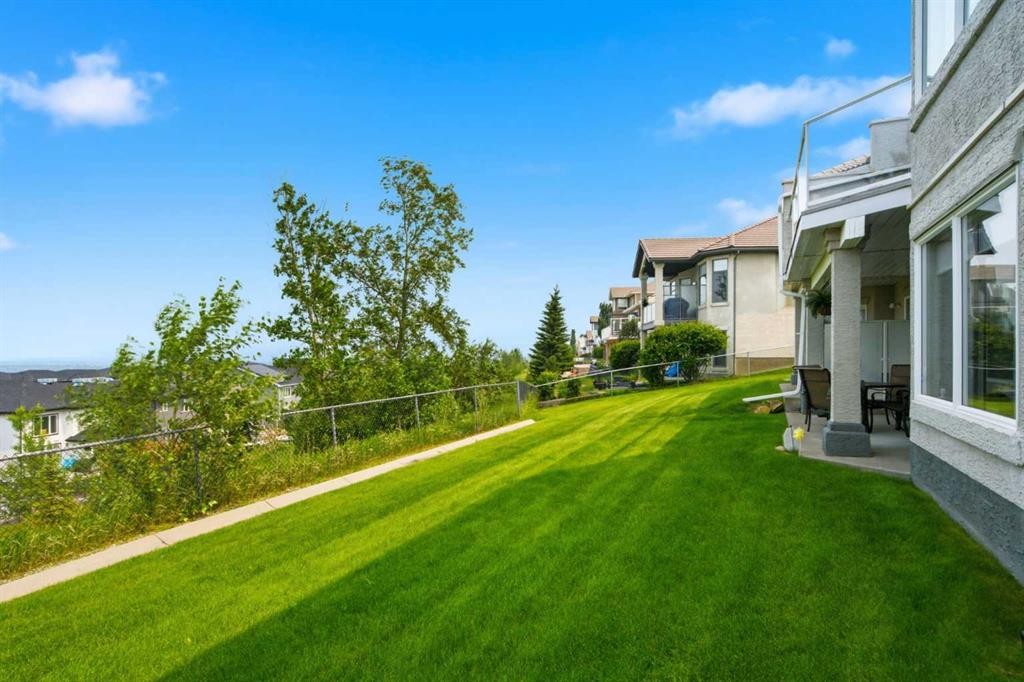 9 Hampstead Green Nw, Calgary, AB