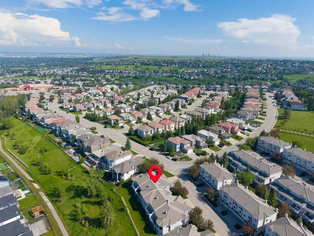 9 Hampstead Green Nw, Calgary, AB