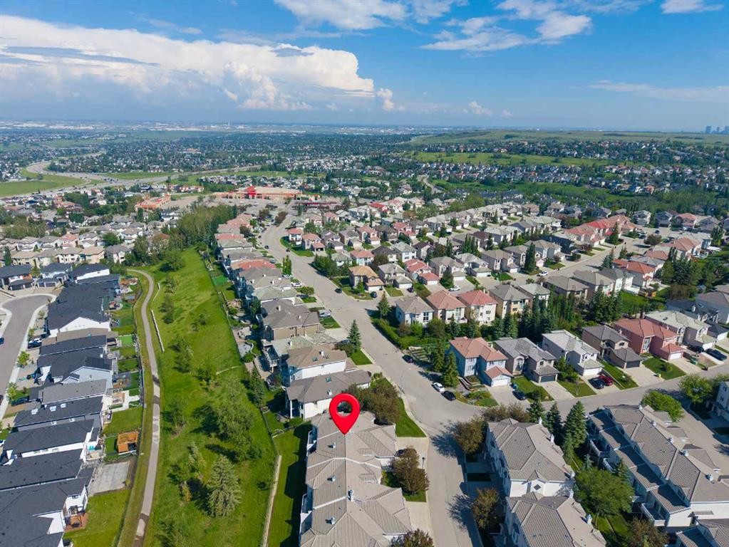 9 Hampstead Green Nw, Calgary, AB